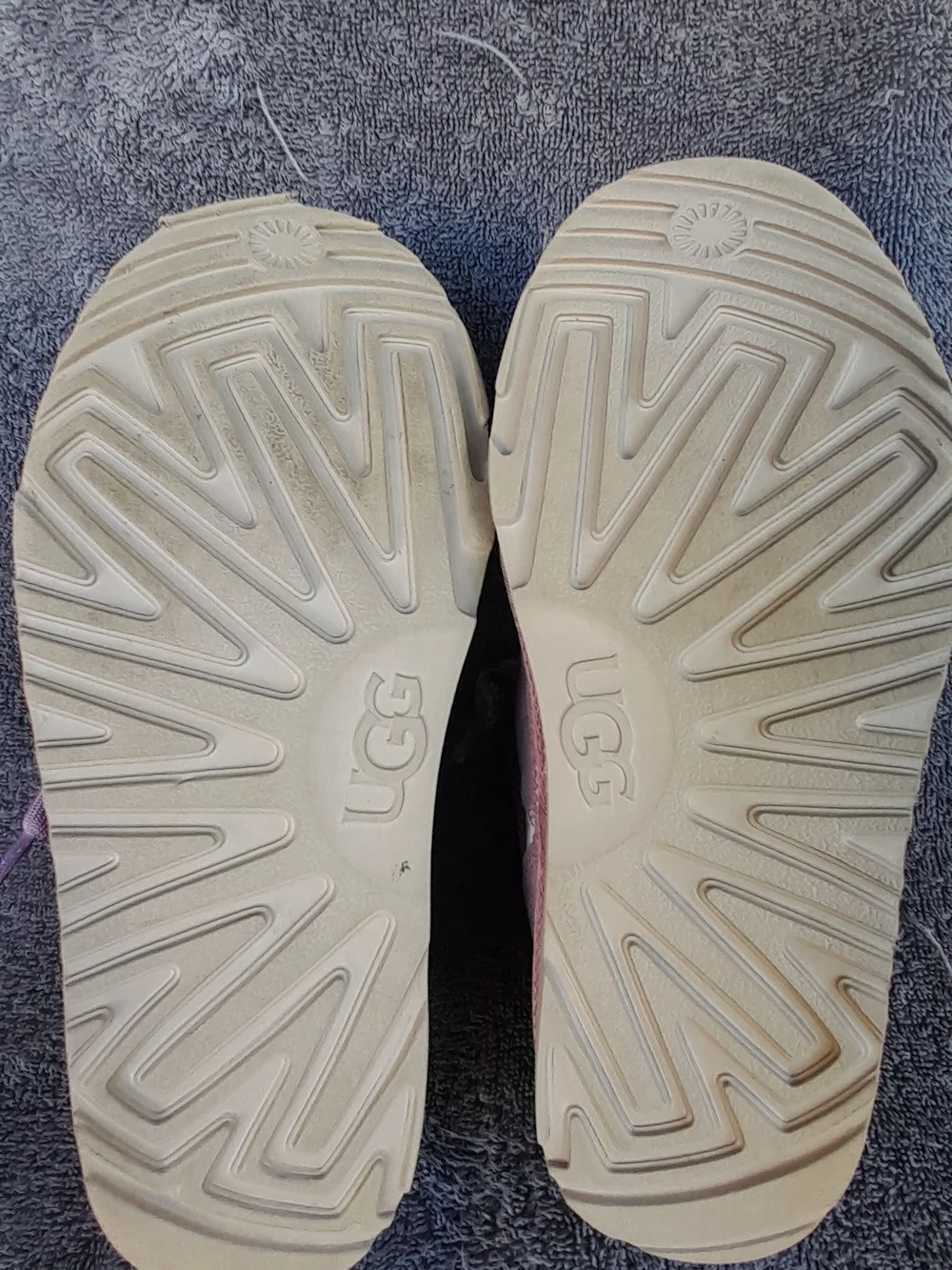 UGG Kids Pink Cozy Lace-Up Sneakers